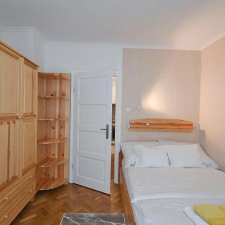 Vicente'S Apartment Eger Buitenkant foto