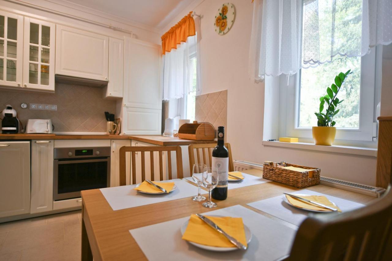 Vicente'S Apartment Eger Buitenkant foto